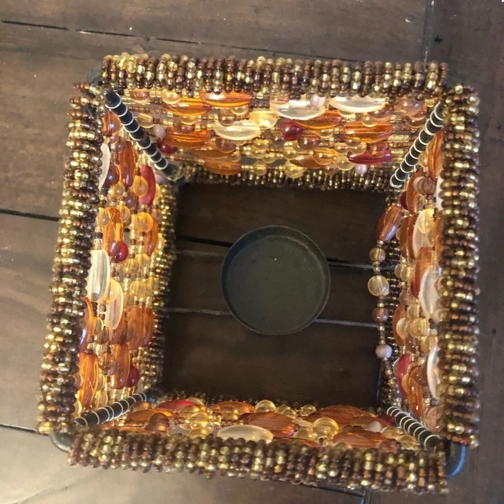 Beaded tea light holder